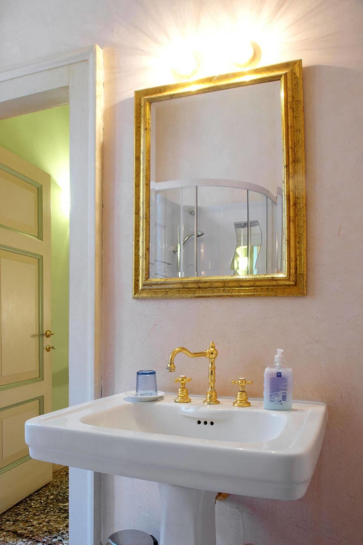 Guesthouse Alba Citta Alta Бергамо Экстерьер фото