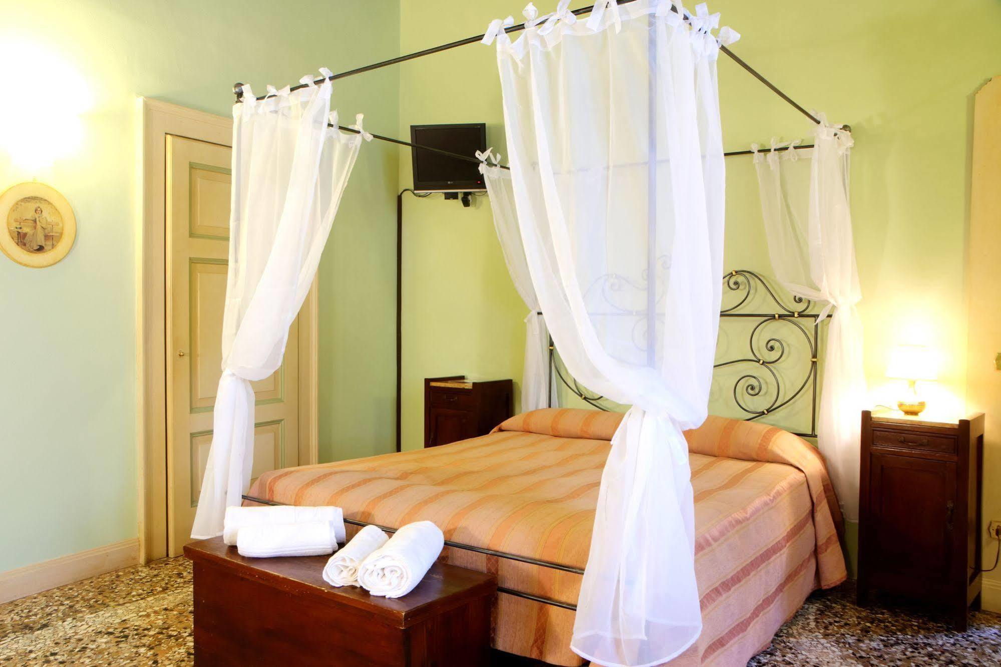 Guesthouse Alba Citta Alta Бергамо Экстерьер фото